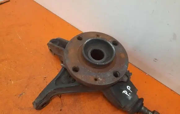Peugeot 308 Front wheel hub spindle knuckle