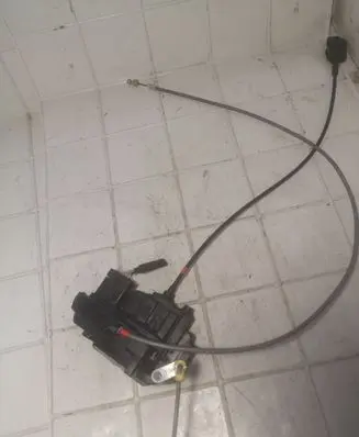 Nissan Note (E11) Front door lock