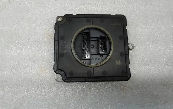 Volvo XC90 Headlight ballast module Xenon 31427787 AED1J