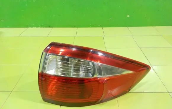 Ford C-MAX II Rear/tail lights 