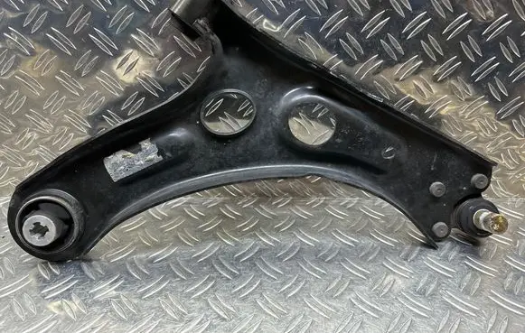 Peugeot 208 II Front lower control arm/wishbone