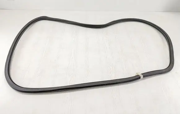 Cupra Formentor Front door rubber seal 5FF867365