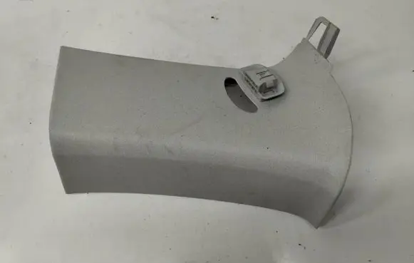 (D)pillar trim (top)