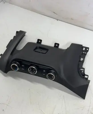 KIA Ceed Dashboard lower bottom trim panel 84760A2000WK 93289437 1209040024