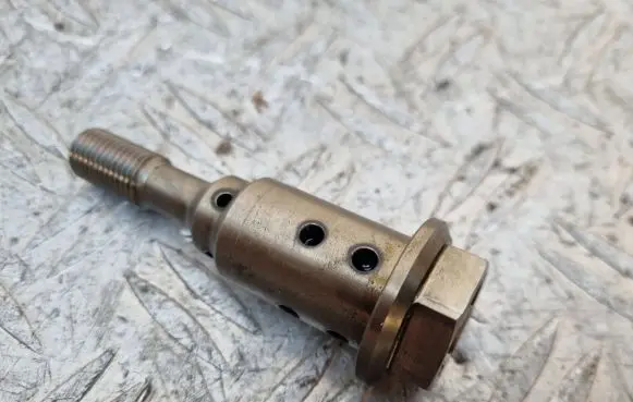 Ford Fiesta Camshaft vanos timing valve CM5G6C570CC
