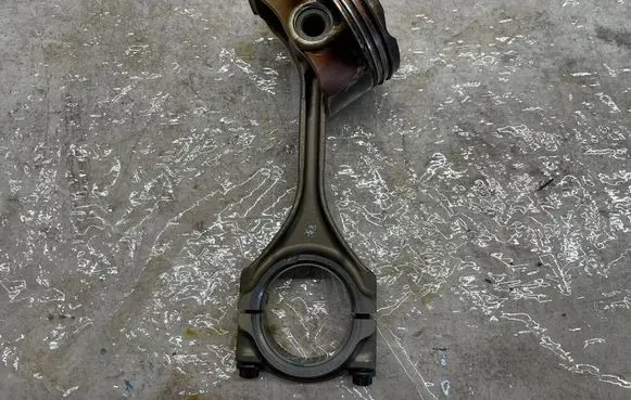 Toyota RAV 4 (XA50) Piston with connecting rod