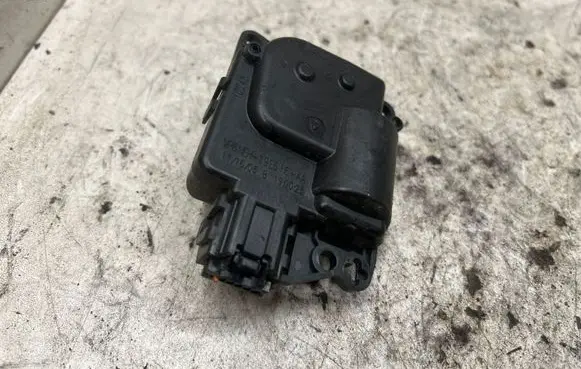 Nissan Pathfinder R51 Air flap motor/actuator VP5NEH19E616AA