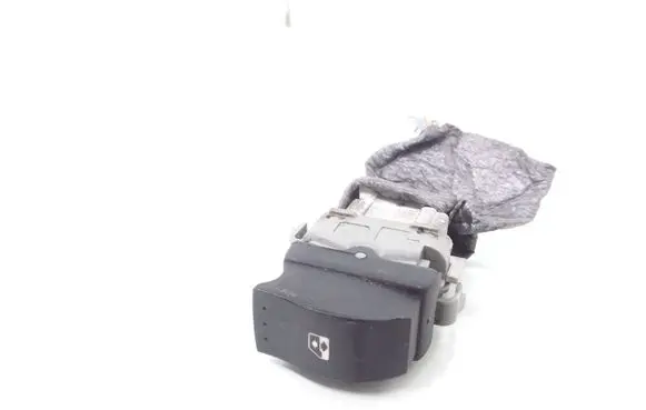 Renault Megane II Electric window control switch 315024A 28082
