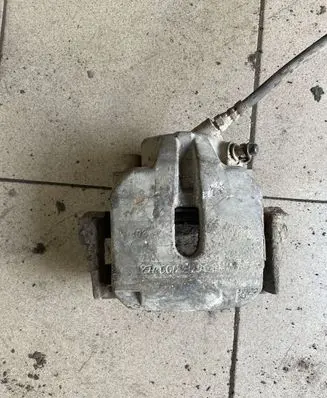 BMW 5 E39 Front brake caliper