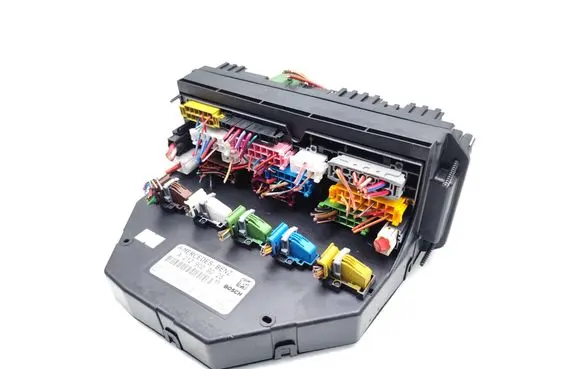 Mercedes-Benz E A207 Fuse module A2129009025 A2129014507 A2129020609