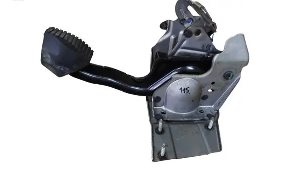 Peugeot 208 I Clutch pedal 95835T02 016X80