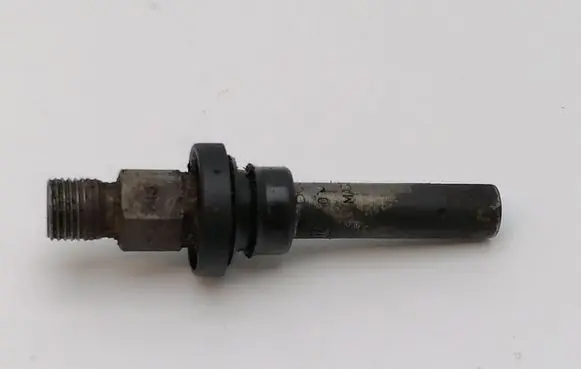 Mercedes-Benz 380 560SEC C126 Fuel injector 0437502035 014