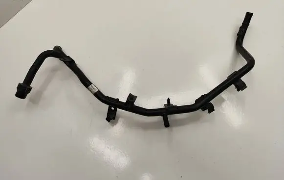 Audi A6 S6 C7 4G Engine coolant pipe/hose 04L122157BA