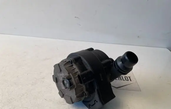 BMW 5 G30 G31 Electric auxiliary coolant/water pump 8638238