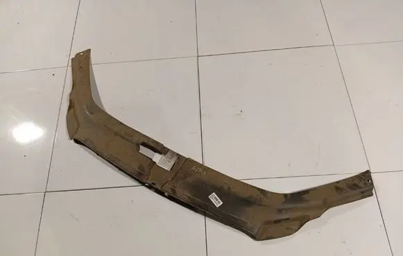 Audi Q7 4L Engine bonnet/hood lock trim molding 4L0807081