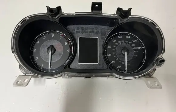 Mitsubishi Lancer Evolution Speedometer (instrument cluster) 8100A645