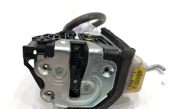 KIA Rio Rear door lock