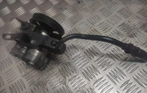 Hyundai Getz Power steering pump YST8