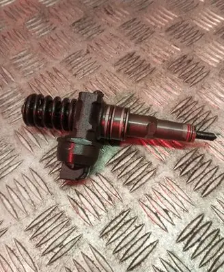 Skoda Octavia Mk2 (1Z) Fuel injector 038130073AG