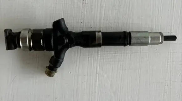 Toyota Land Cruiser (J120) Fuel injector 2367030140 2367039186 2367039216