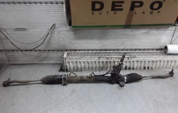 Toyota Yaris Steering rack 17244102