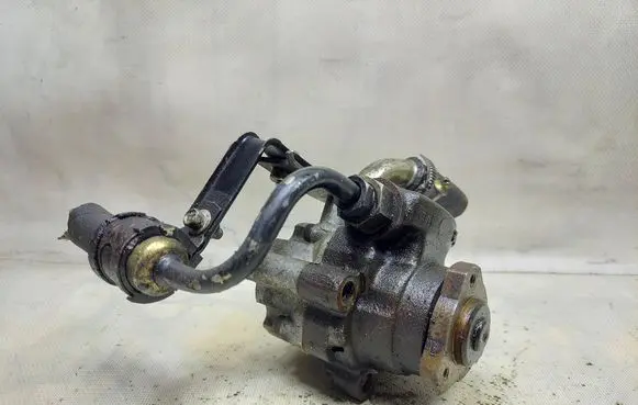 Rover 45 Power steering pump QVB100690