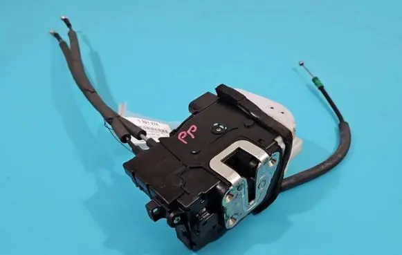 Hyundai ix35 Front door lock 81320-2Y000 IMPRK1391274