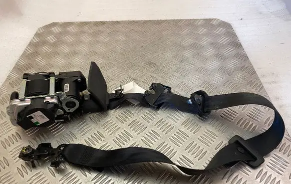 Volvo XC90 Front seatbelt 31675238