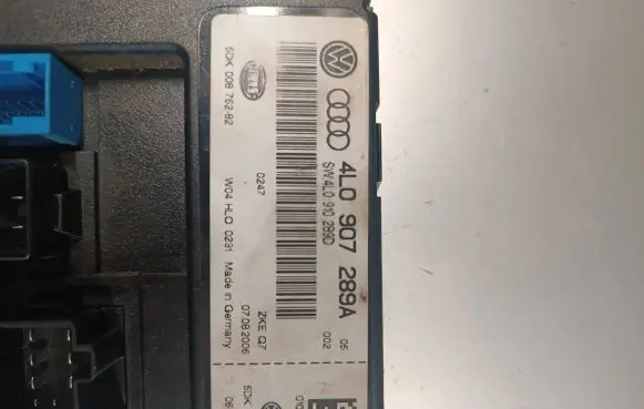 Audi Q7 4L Comfort/convenience module 4L0907289A 5DK00876282 4L0910289D