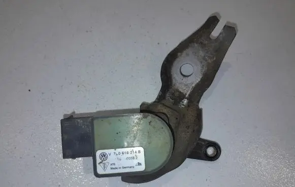 Audi Q7 4L Headlight/headlamp level sensor 7L0616214B