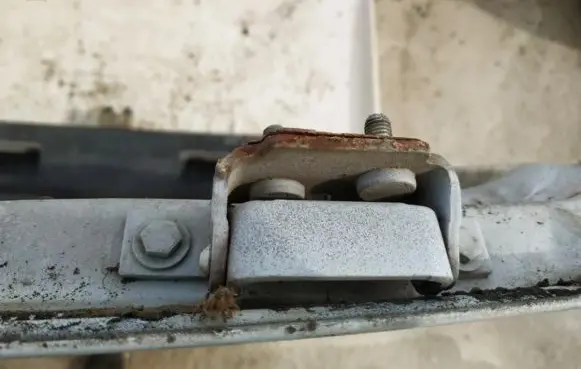 Ford Scorpio Tailgate/trunk/boot hinge