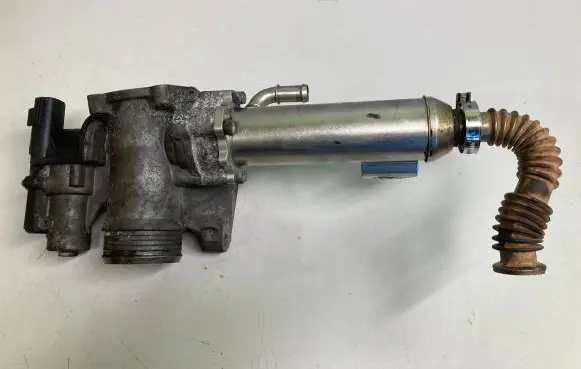 Volvo XC60 EGR valve cooler 880182B 31219874 880766L