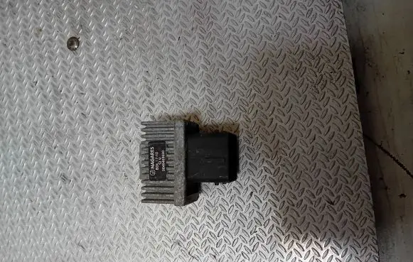 Peugeot Partner Glow plug pre-heat relay 9640469680