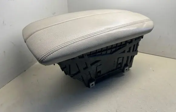 BMW X5 F15 Armrest 105069597C 10055913 G116