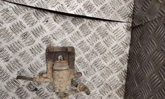 Volkswagen Sharan Rear brake caliper 