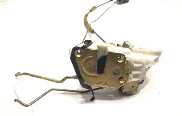 Mitsubishi Outlander Front door lock