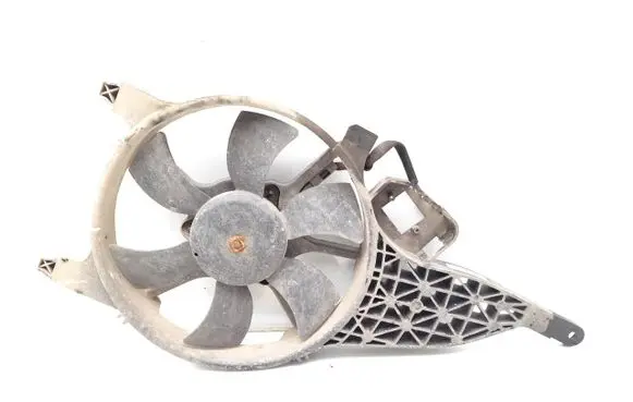 Nissan Navara D40 Radiator cooling fan shroud 92120EB400