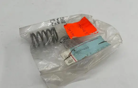 Volkswagen Golf IV other engine part 038109633