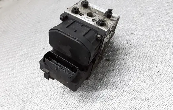 Audi A4 S4 B5 8D ABS Pump 0265216559 8E0614111AB