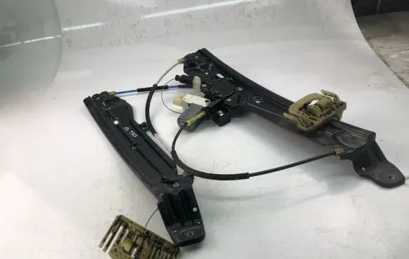 BMW 5 F10 F11 Front door electric window regulator 914546102