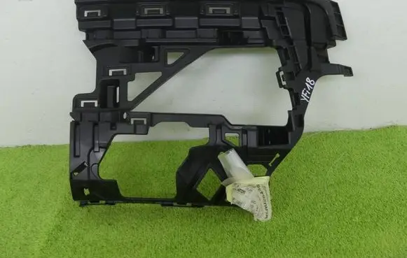 Volkswagen Golf VII Front bumper mounting bracket 5G0807724N