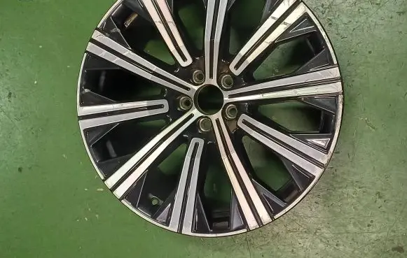 Volvo XC90 R20 alloy rim 31680217