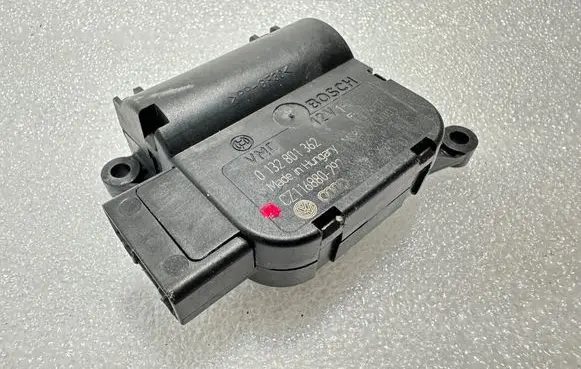 Volkswagen PASSAT B7 Air flap motor/actuator 3C0907511Q
