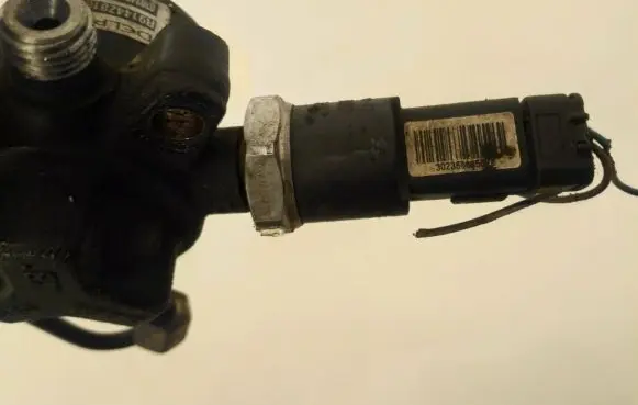 Fuel pressure sensor