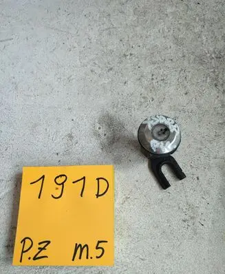 Citroen Xsara Picasso Front door lock (next to the handle) 938749823