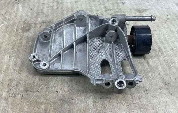 BMW 5 F10 F11 A/C compressor mount bracket 7585167 210383100