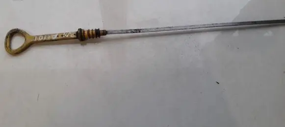 Volkswagen PASSAT B5 Oil level dip stick 053115611