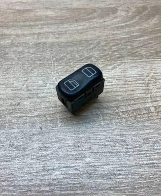 Mercedes-Benz Vito Viano W638 Electric window control switch 004611825
