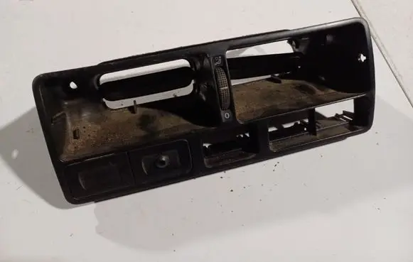 Dash center air vent grill