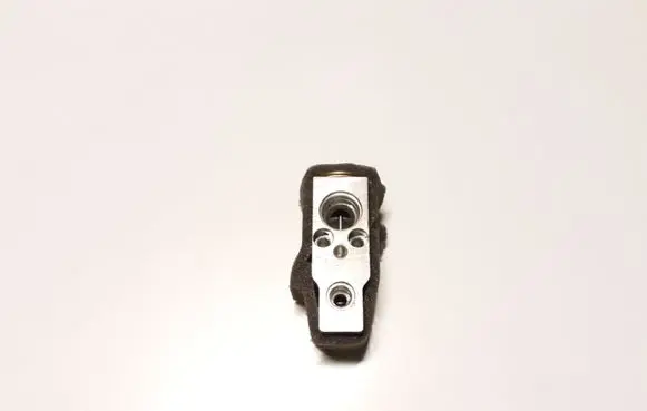 Mazda CX-7 Air conditioning (A/C) expansion valve 